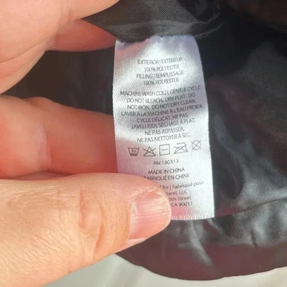 Socialite NWOT Womens Mae Medium Black Quilted Full Zip Lightweight Puffer Vest - Picture 4 of 6